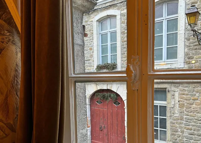 Maison 1747 - Gîtes de Standing en Vieille-ville avec Cour